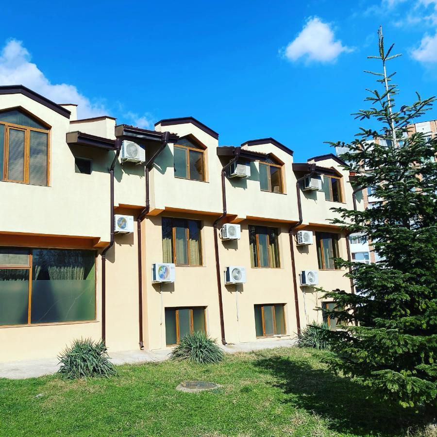 Interrum Hotel Razgrad Exterior foto