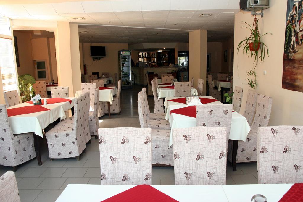 Interrum Hotel Razgrad Exterior foto