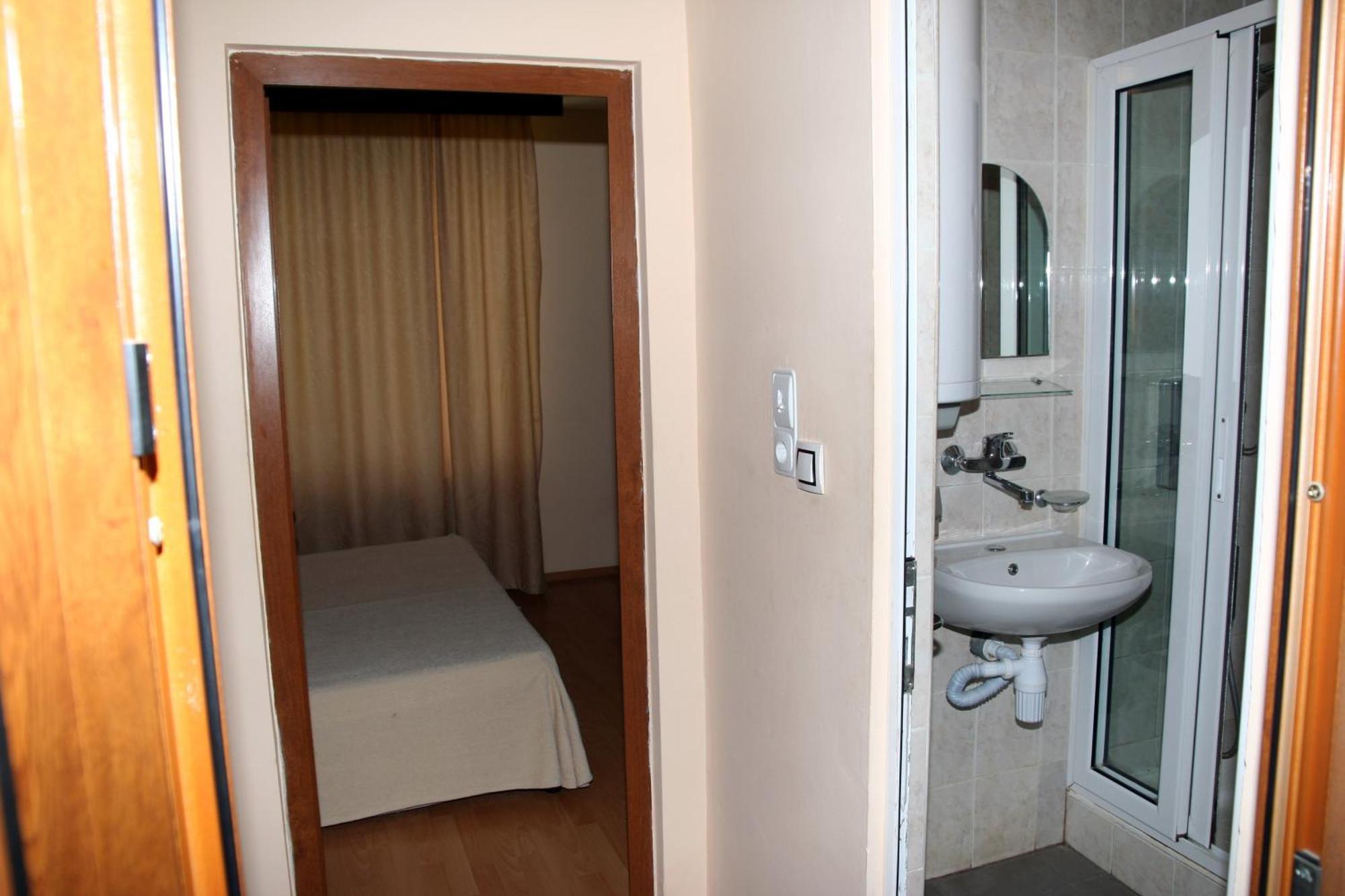 Interrum Hotel Razgrad Habitación foto