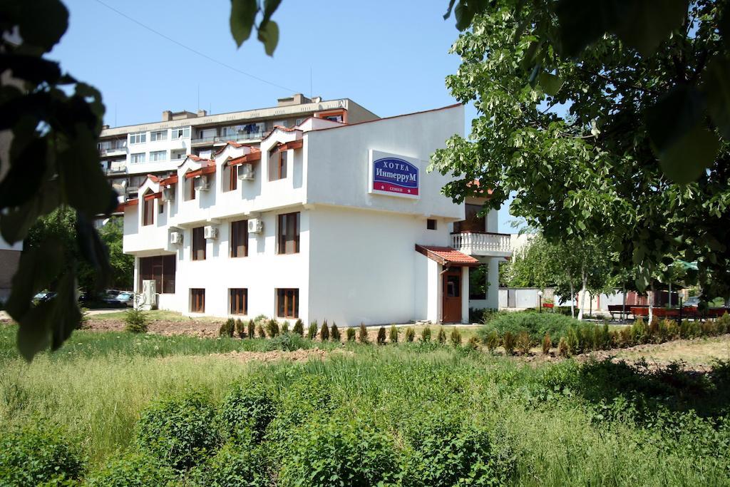 Interrum Hotel Razgrad Exterior foto