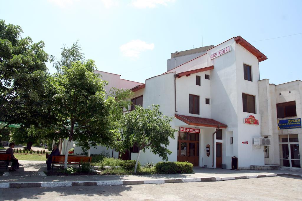 Interrum Hotel Razgrad Exterior foto