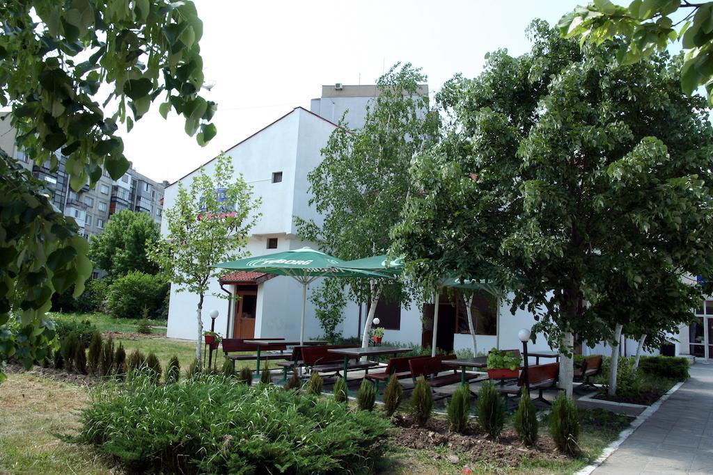 Interrum Hotel Razgrad Exterior foto