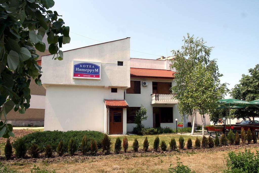 Interrum Hotel Razgrad Exterior foto