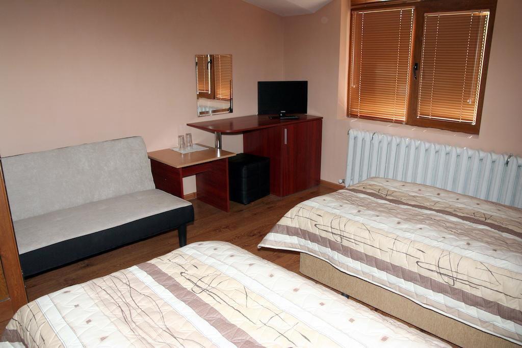 Interrum Hotel Razgrad Exterior foto