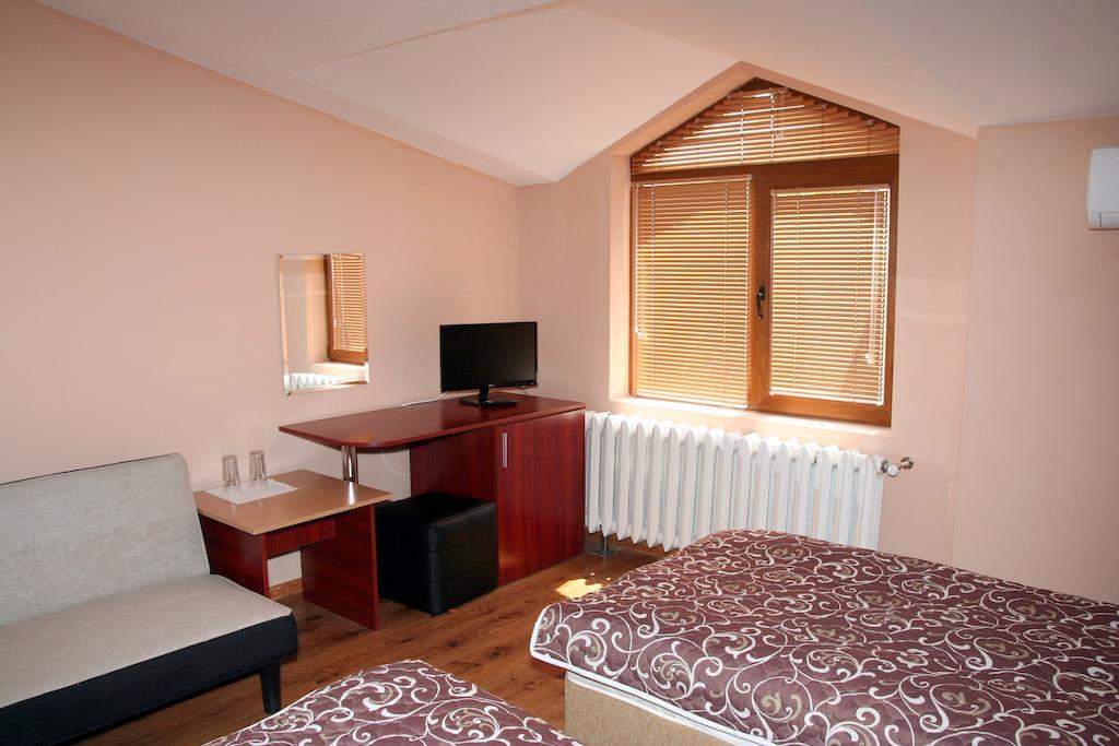 Interrum Hotel Razgrad Habitación foto
