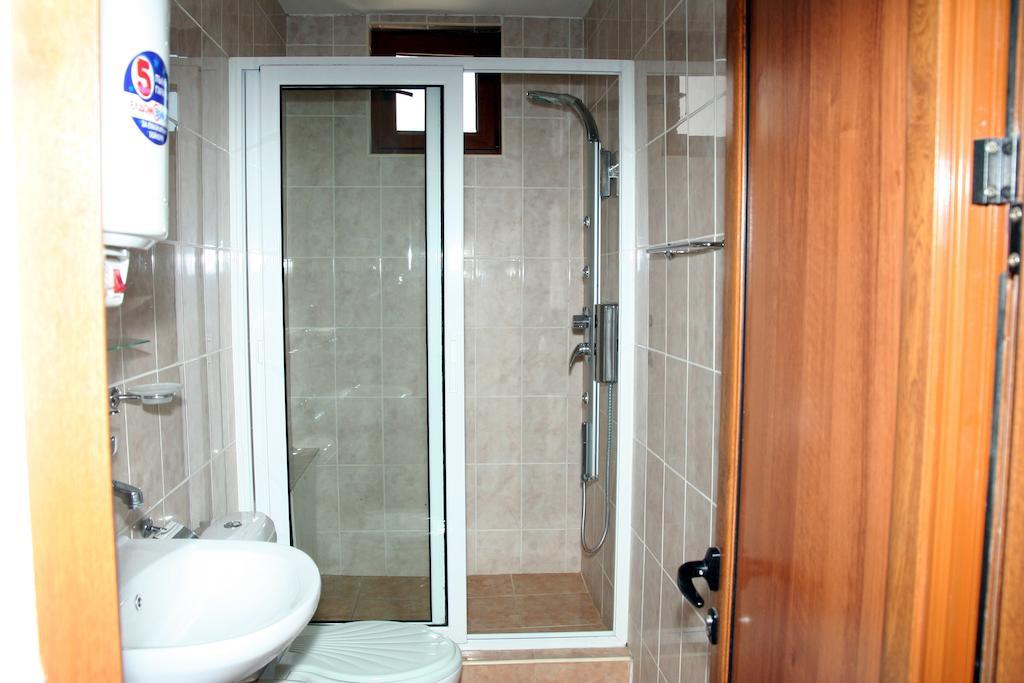 Interrum Hotel Razgrad Habitación foto