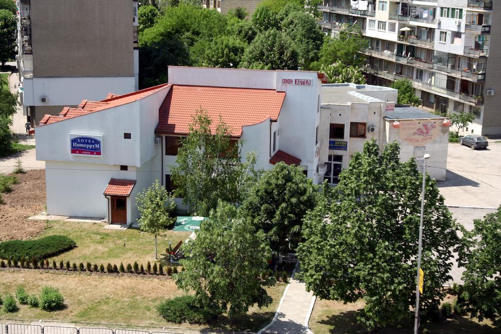 Interrum Hotel Razgrad Exterior foto